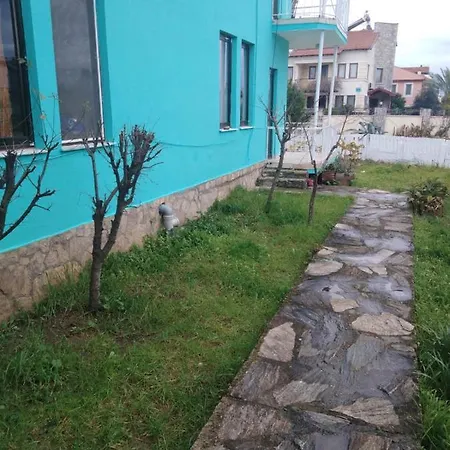Hix Garden Aparthotel